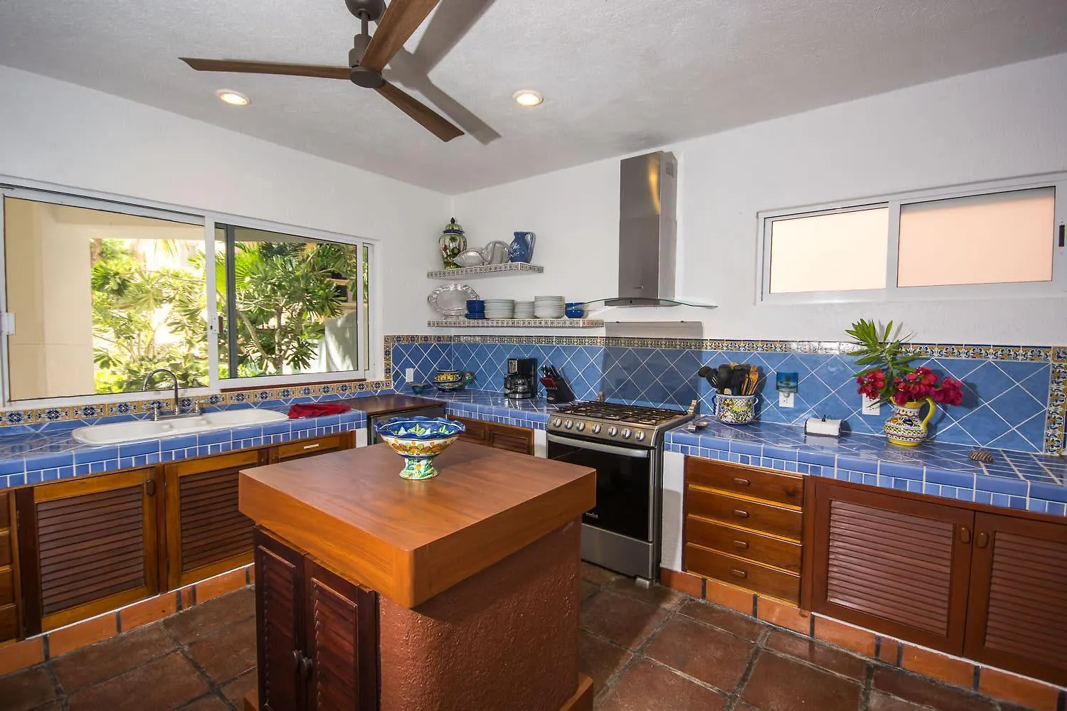 Beachfront With Private Staff In Gated Community Akumal Villa