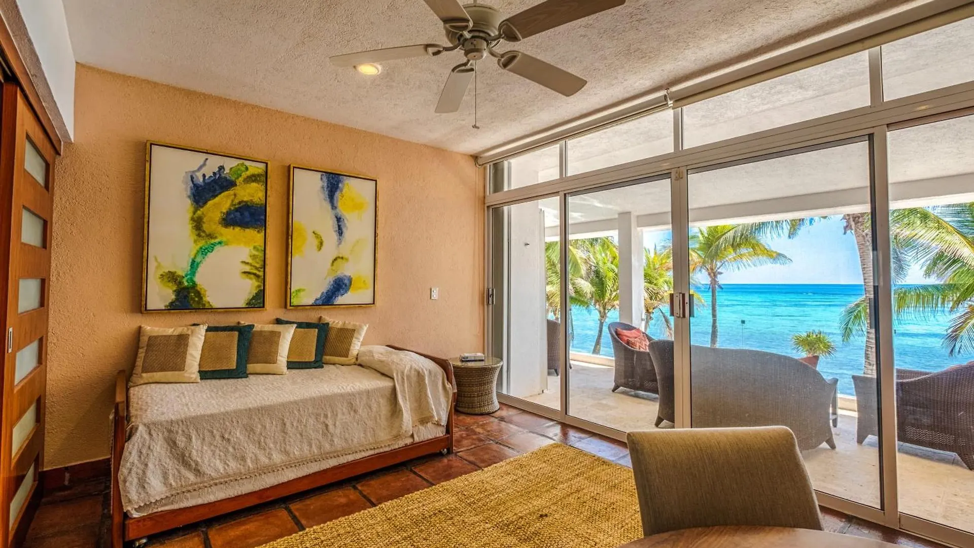 Villa Beachfront With Private Staff In Gated Community Akumal