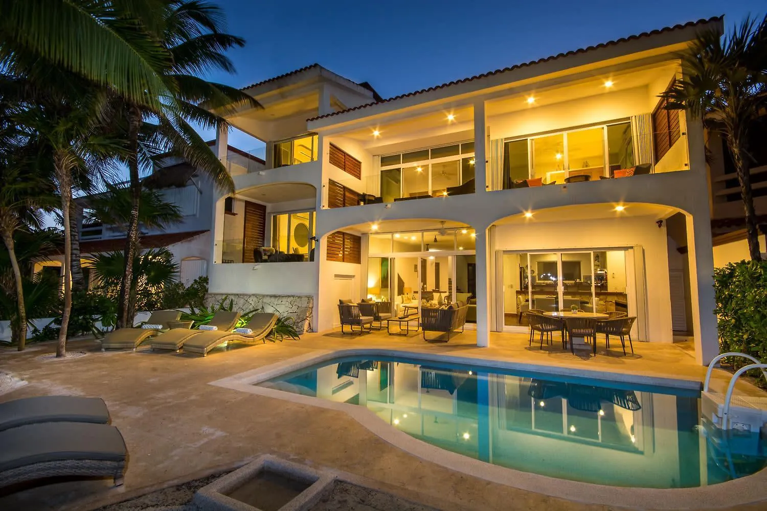 Beachfront With Private Staff In Gated Community Akumal Villa