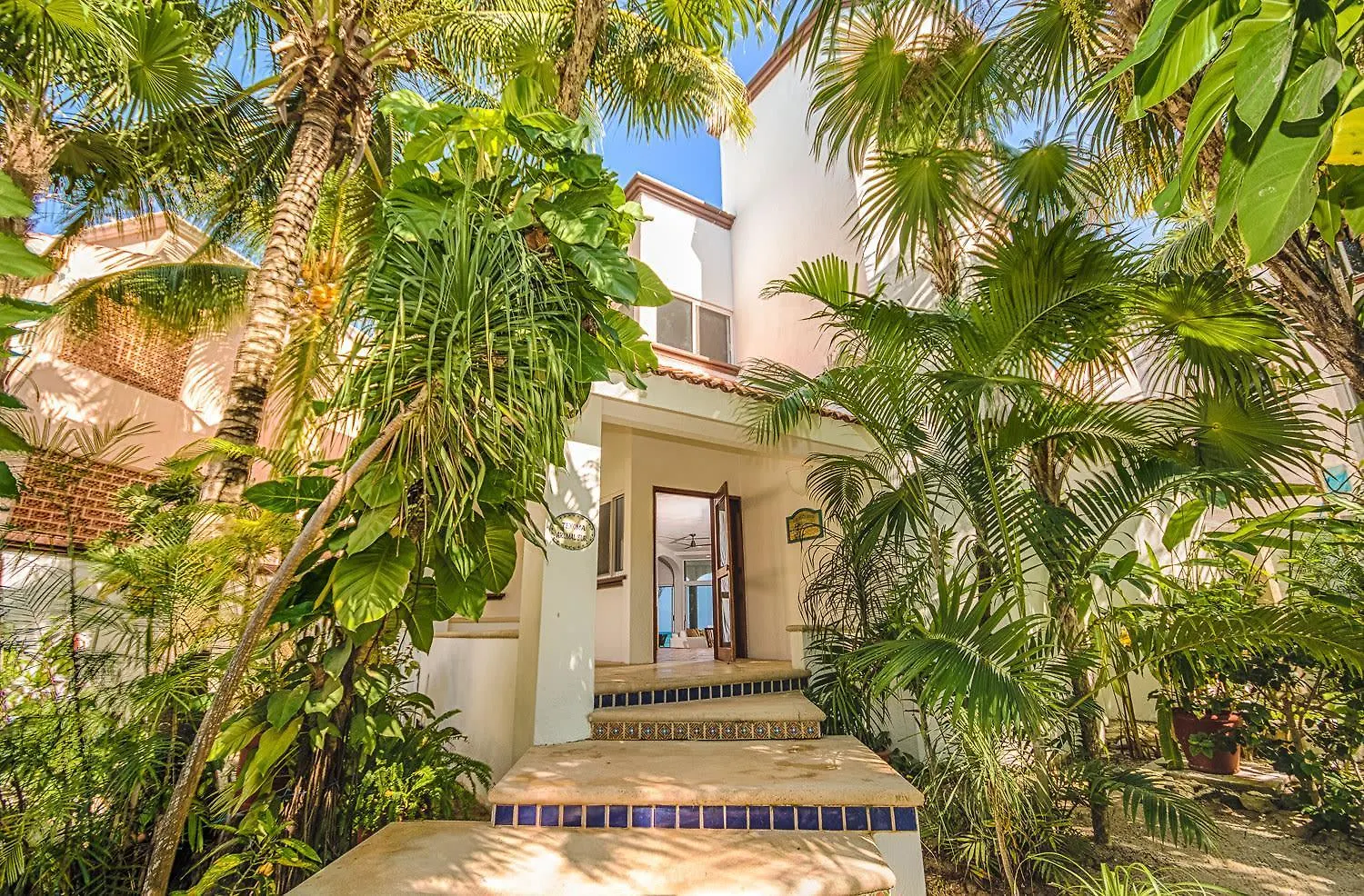 Villa Beachfront With Private Staff In Gated Community Akumal
